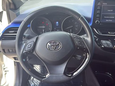Used 2021 Toyota C-HR XLE image 19