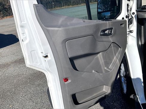 Used 2023 Ford Transit 350 XLT image 18