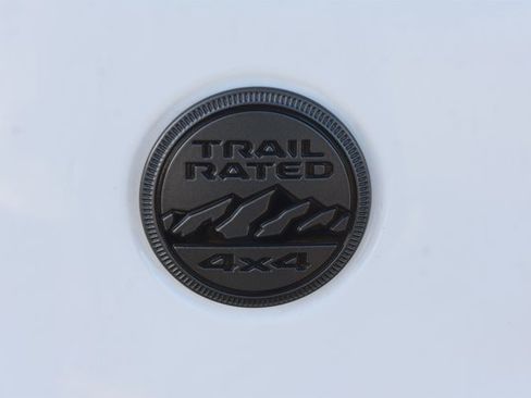 Used 2023 Jeep Gladiator Sport image 10