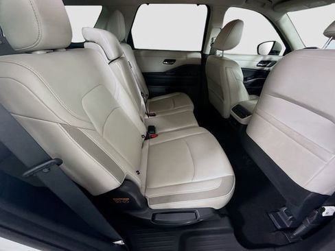 Used 2023 Nissan Pathfinder SL image 28