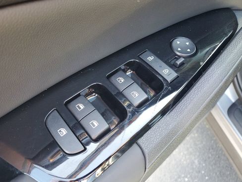 Used 2025 Kia Sportage EX w/ Premium Package FWD image 15