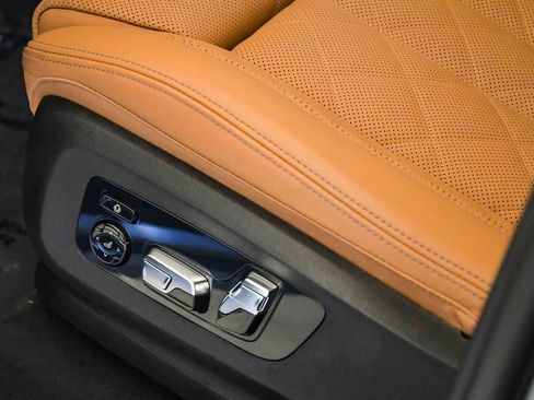 Used 2026 BMW X5 sDrive40i image 25