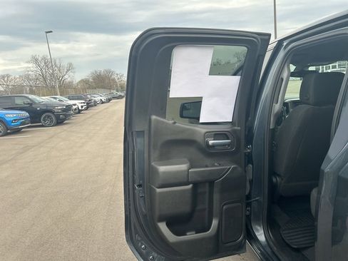 Used 2020 Chevrolet Silverado 1500 Custom w/ Custom Value Package AWD/4WD image 14