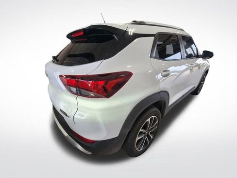 Used 2024 Chevrolet TrailBlazer LT w/ LT Cold Weather Package image 4