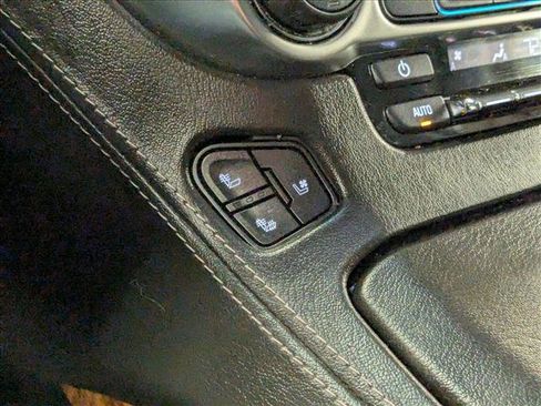 Used 2019 Chevrolet Suburban Premier image 18