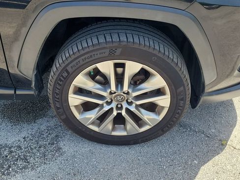 Used 2019 Toyota RAV4 XLE Premium w/ Advanced Technology Package FWD image 7