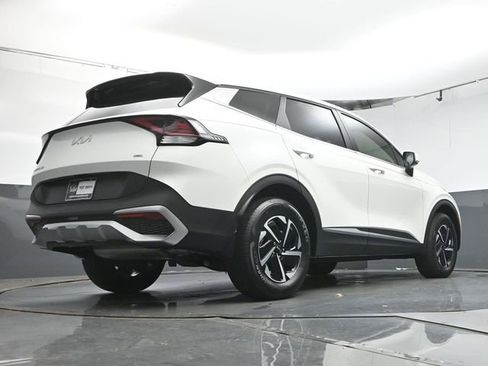 Used 2025 Kia Sportage LX AWD/4WD image 38