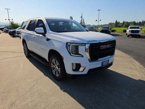 Used 2024 GMC Yukon SLE AWD/4WD image 8