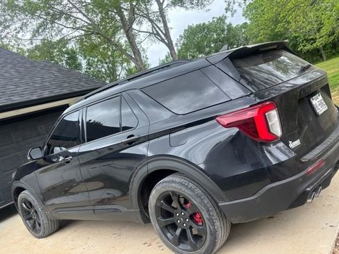 Used 2021 Ford Explorer ST w/ Equipment Group 401A image 3