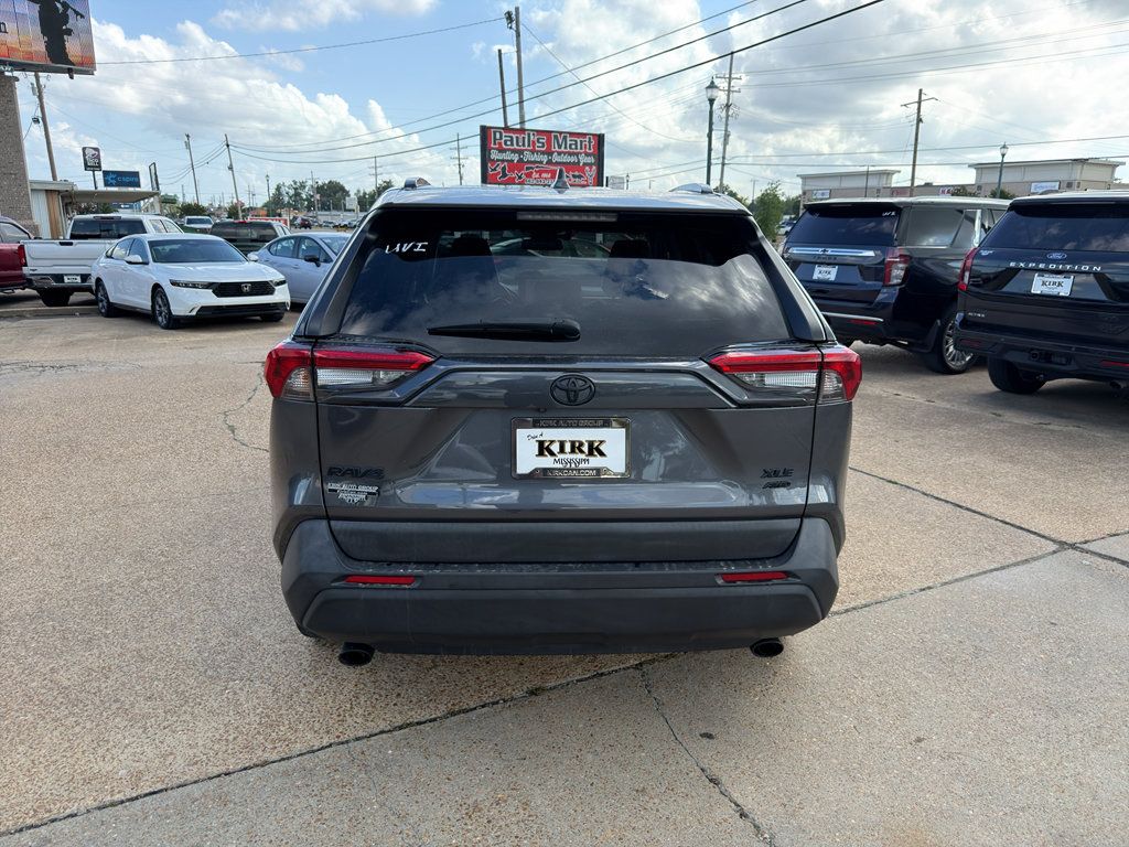 Used 2023 Toyota RAV4 XLE Premium AWD/4WD image 4