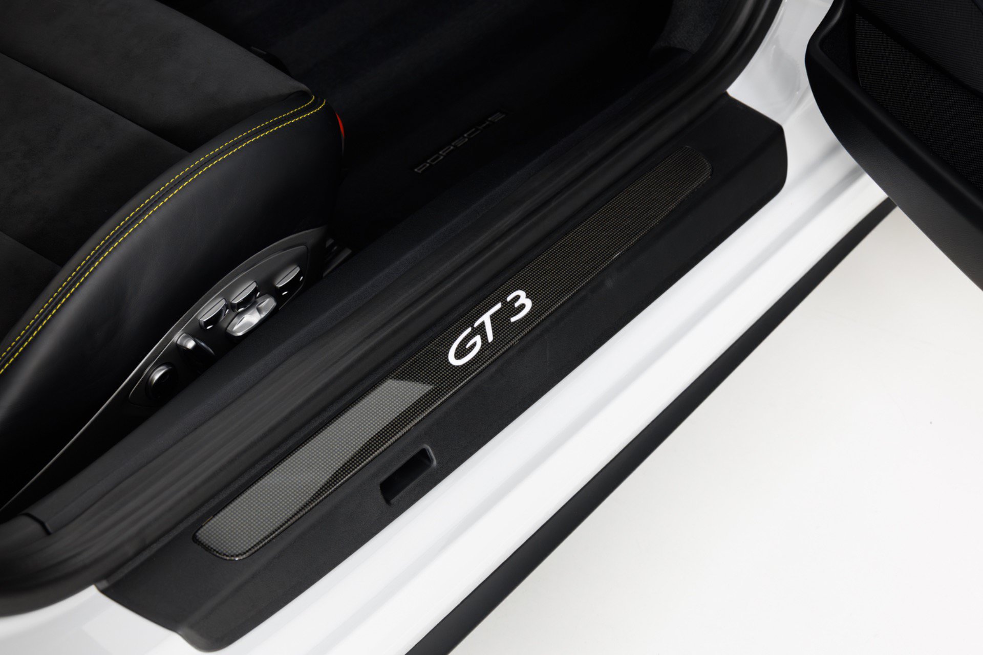 Used 2018 Porsche 911 GT3 RWD image 42