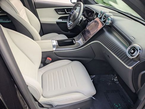 Used 2023 Mercedes-Benz GLC 300 image 21