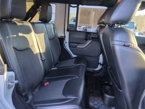 Used 2017 Jeep Wrangler Unlimited Sport image 25
