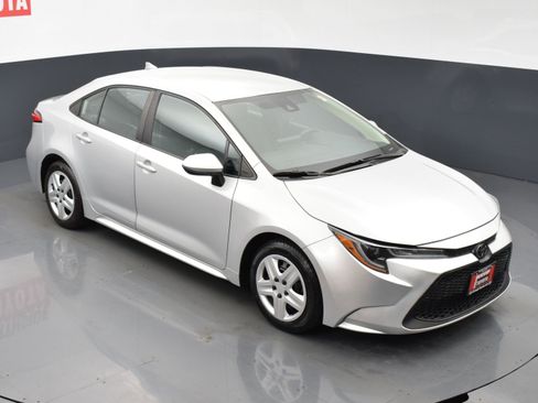 Used 2022 Toyota Corolla LE FWD image 21