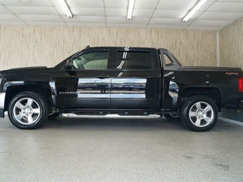 Used 2017 Chevrolet Silverado 1500 LT w/ High Desert Package AWD/4WD image 5