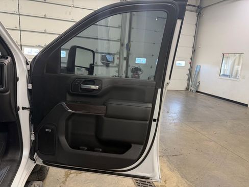 Used 2021 GMC Sierra 2500 SLT w/ SLT Premium Package image 19