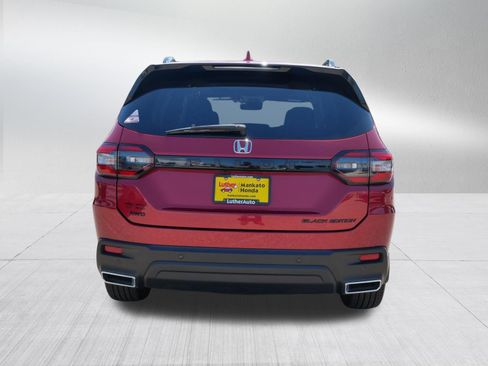 Certified 2025 Honda Pilot Black Edition image 6