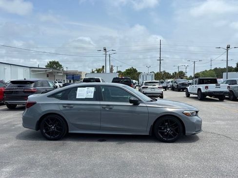 Used 2025 Honda Civic Sport image 2