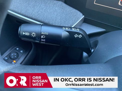 Used 2025 Nissan Kicks SV w/ Interior Electronics Package image 27