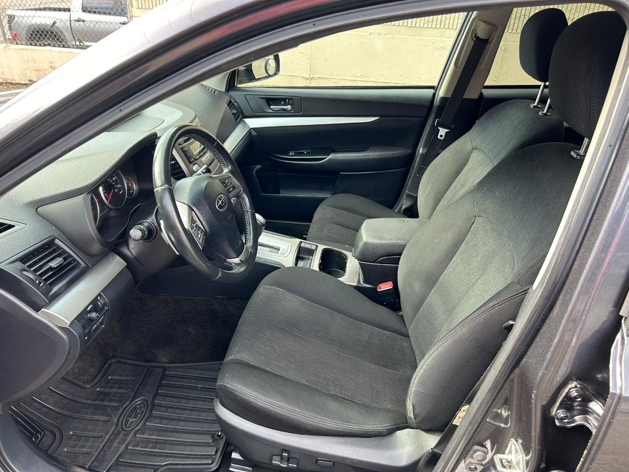 Used 2013 Subaru Outback 2.5i Premium AWD/4WD image 11