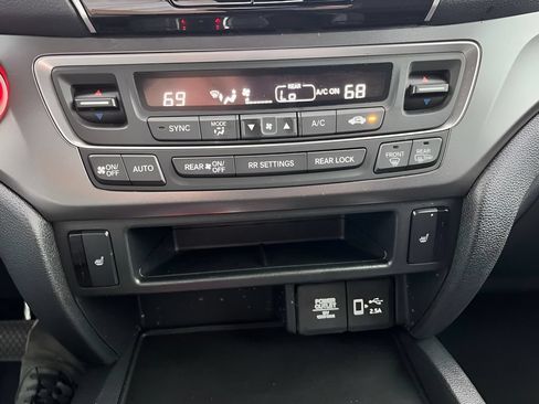 Used 2022 Honda Pilot Sport image 38