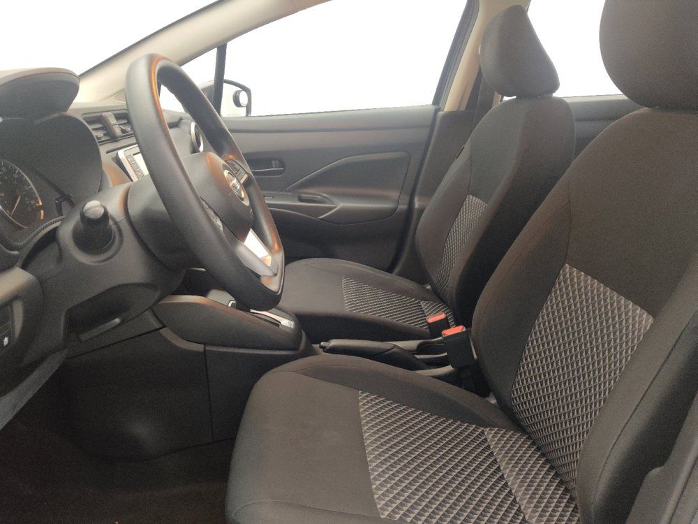 Used 2022 Nissan Versa S FWD image 17
