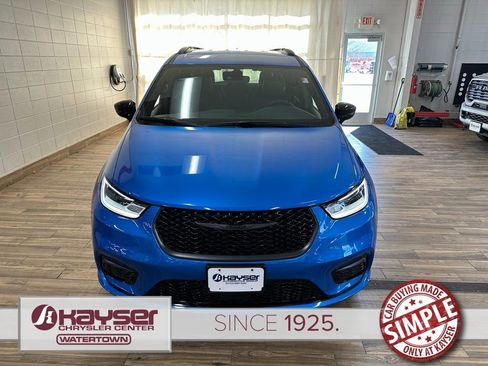 New 2026 Chrysler Pacifica Select w/ S Appearance Package FWD image 7
