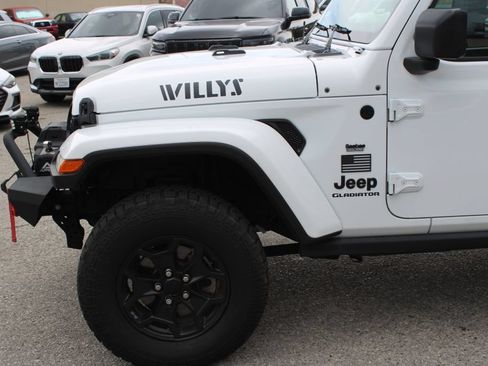 Used 2021 Jeep Gladiator Sport AWD/4WD image 7