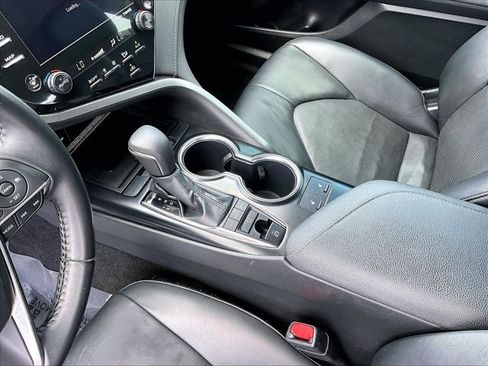 Used 2019 Toyota Camry XSE FWD image 15