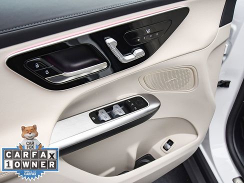 Used 2025 Mercedes-Benz GLC 300 4MATIC image 44