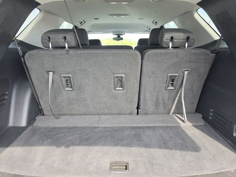 Used 2020 Chevrolet Traverse LS FWD image 10