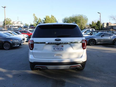 Used 2016 Ford Explorer XLT w/ Equipment Group 202A FWD image 6
