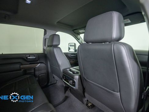 Used 2022 GMC Sierra 3500 Denali w/ Technology Package AWD/4WD image 38