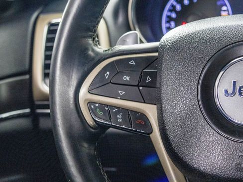 Used 2017 Jeep Grand Cherokee Limited image 24