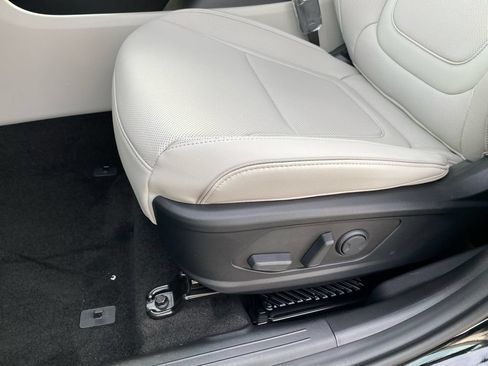 New 2026 Hyundai Tucson Limited FWD image 24