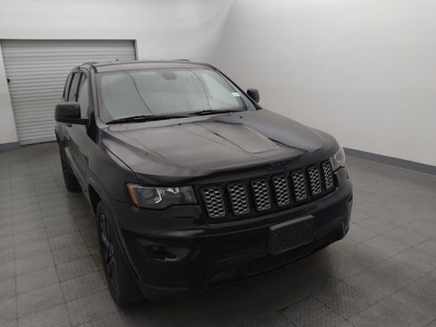 Used 2019 Jeep Grand Cherokee Altitude RWD image 14