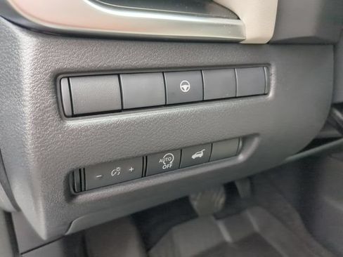 Certified 2024 Nissan Rogue SV w/ SV Premium Package FWD image 17
