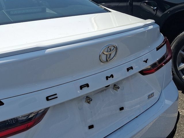 Used 2025 Toyota Camry SE FWD image 8