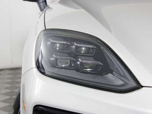 New 2026 Porsche Cayenne Coupe image 11