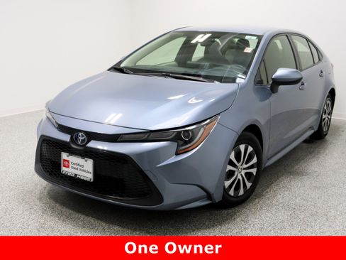 Used 2022 Toyota Corolla LE image 2