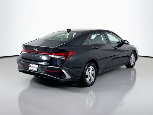 Used 2024 Hyundai Elantra SE FWD image 5