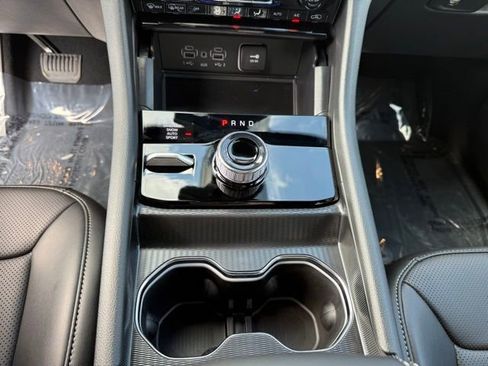 New 2025 Jeep Grand Cherokee L Limited w/ Luxury Tech Group II image 23