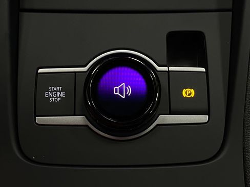 New 2025 Volkswagen Tiguan SE image 24