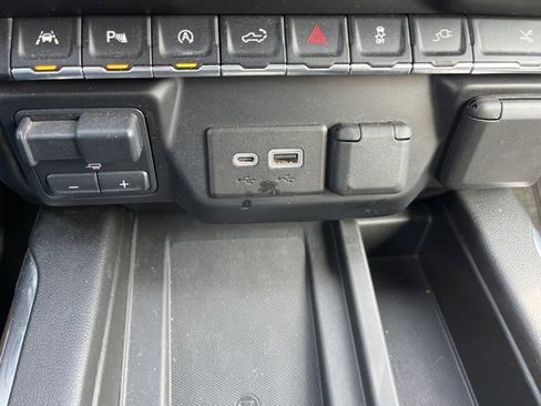 Used 2021 Chevrolet Silverado 1500 High Country image 26