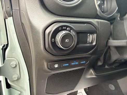 Used 2023 Jeep Wrangler Unlimited Sahara w/ Cold Weather Group AWD/4WD image 16