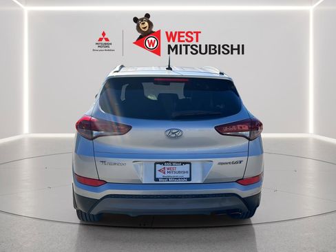 Used 2017 Hyundai Tucson Sport image 3