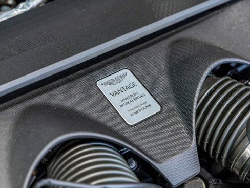 Used 2025 Aston Martin V8 Vantage Coupe RWD image 25