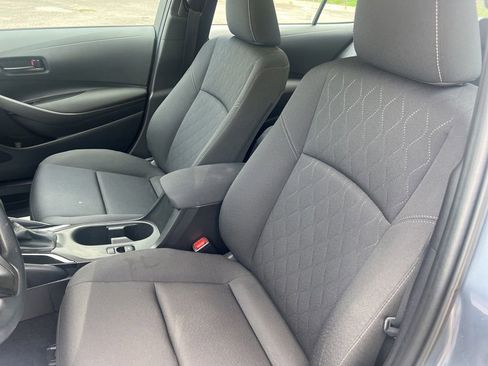 Used 2025 Toyota Corolla LE FWD image 10
