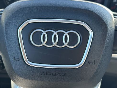 Used 2024 Audi Q3 2.0T Premium image 43