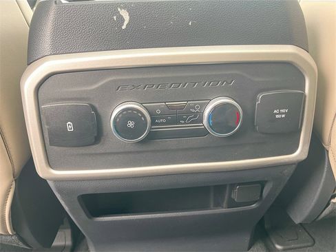 Used 2024 Ford Expedition XLT image 26